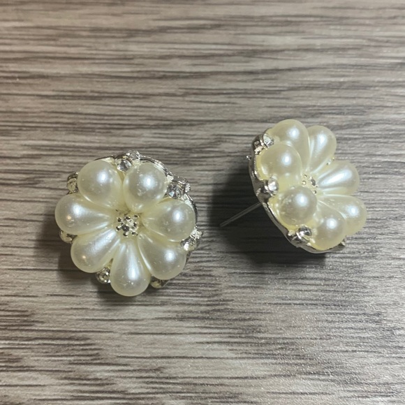 Handmade Pearl Flower Stud Earrings, Pierced Ears - Picture 3 of 5